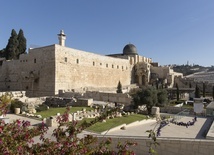 Jerozolima: w wyniku wojny ograniczono możliwość uczestnictwa w liturgiach