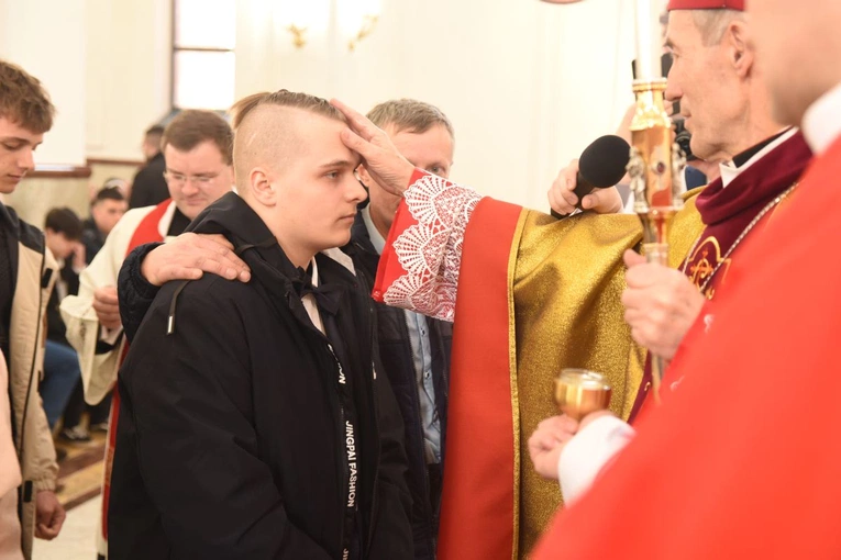 Bierzmowanie w Pogórskiej Woli
