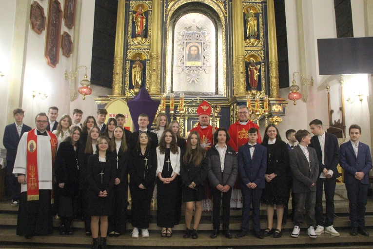 Bierzmowanie w bazylice św. Małgorzaty w Nowym Sączu