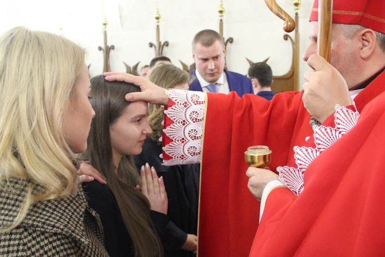 Bierzmowanie w bazylice św. Małgorzaty w Nowym Sączu