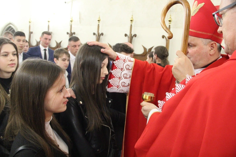 Bierzmowanie w bazylice św. Małgorzaty w Nowym Sączu