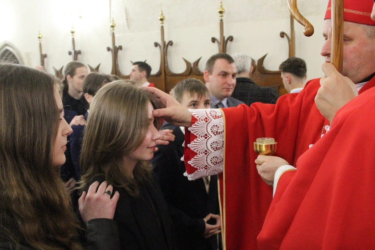 Bierzmowanie w bazylice św. Małgorzaty w Nowym Sączu