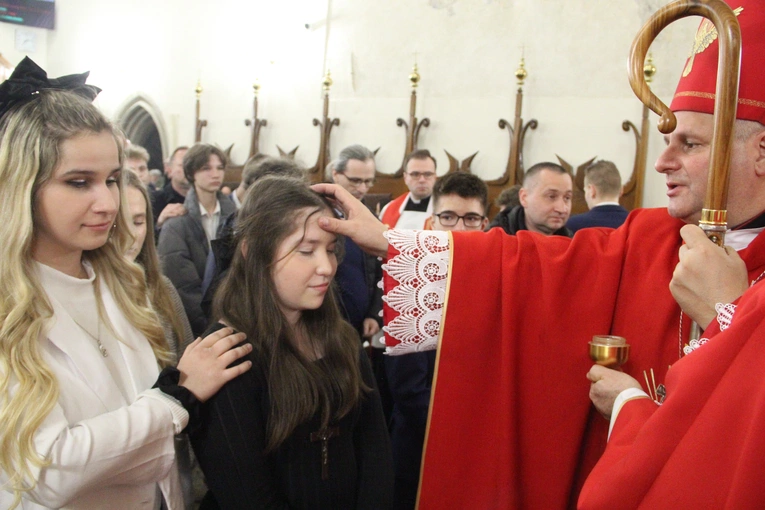 Bierzmowanie w bazylice św. Małgorzaty w Nowym Sączu