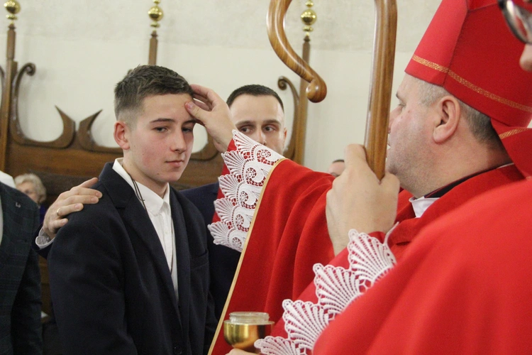 Bierzmowanie w bazylice św. Małgorzaty w Nowym Sączu