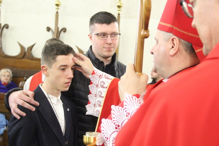 Bierzmowanie w bazylice św. Małgorzaty w Nowym Sączu