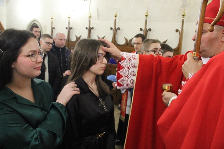 Bierzmowanie w bazylice św. Małgorzaty w Nowym Sączu
