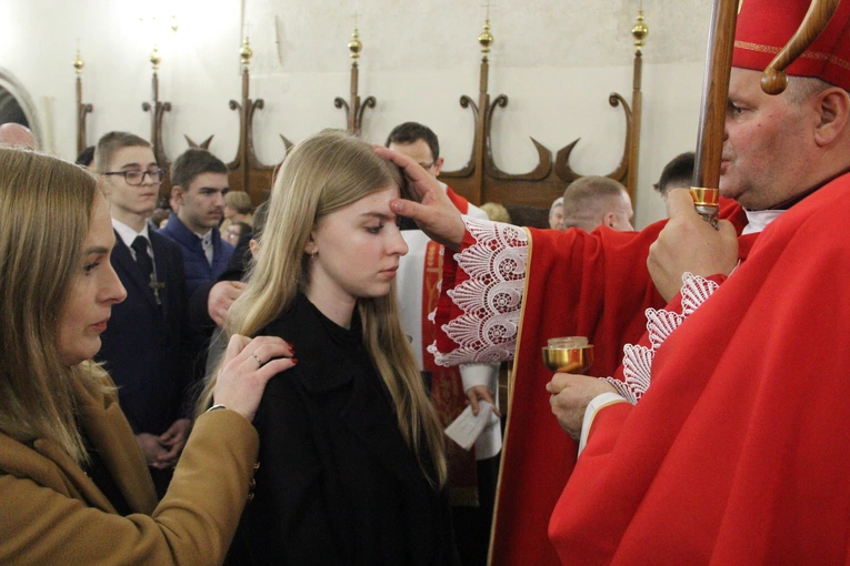 Bierzmowanie w bazylice św. Małgorzaty w Nowym Sączu