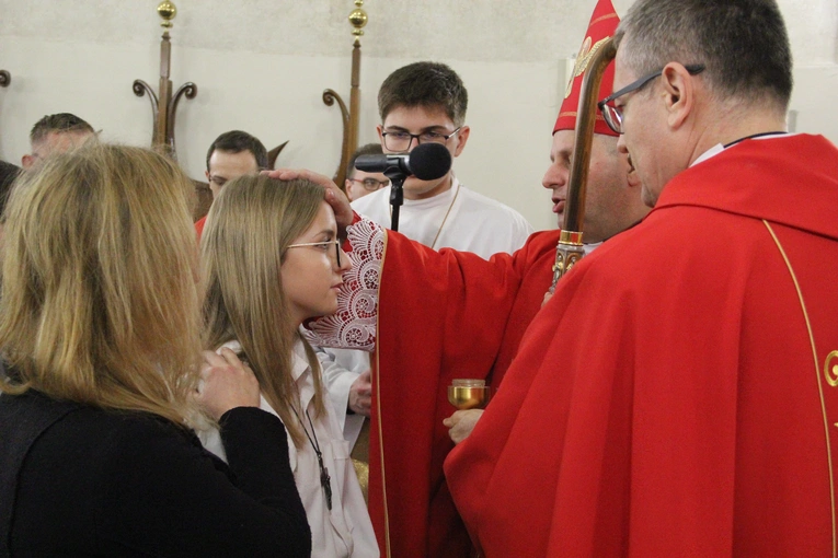 Bierzmowanie w bazylice św. Małgorzaty w Nowym Sączu