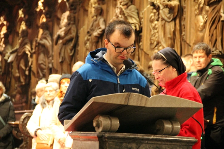 Archidiecezjalna Droga Krzyżowa osób chorych i z niepełnosprawnościami