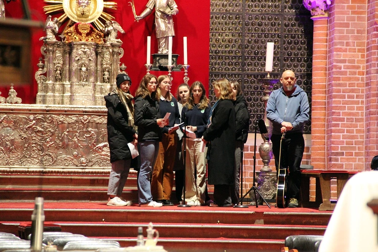 Archidiecezjalna Droga Krzyżowa osób chorych i z niepełnosprawnościami