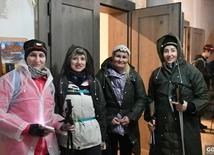 Nocna wędrówka z krzyżem