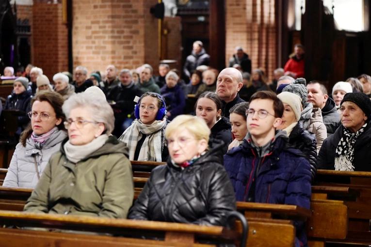 Msza św. za śp. abp. Edmunda Piszcza