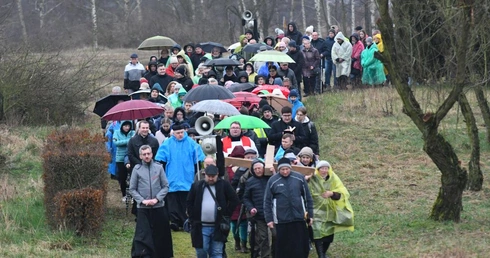 Nabożeństwo Kalwarii Rokitniańskiej z Ruchem Światło-Życie