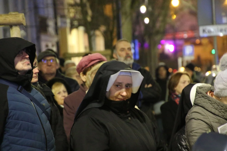 Płock. Droga Krzyżowa na Starym Mieście