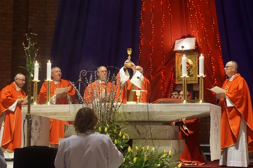 Eucharystia i spotkanie z abp. Rino Fisichellą