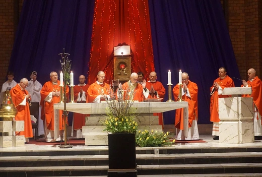 Eucharystia i spotkanie z abp. Rino Fisichellą