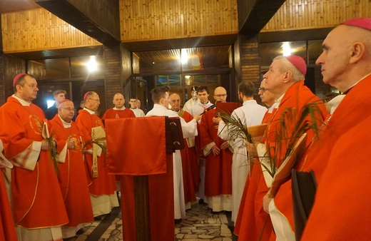 Eucharystia i spotkanie z abp. Rino Fisichellą