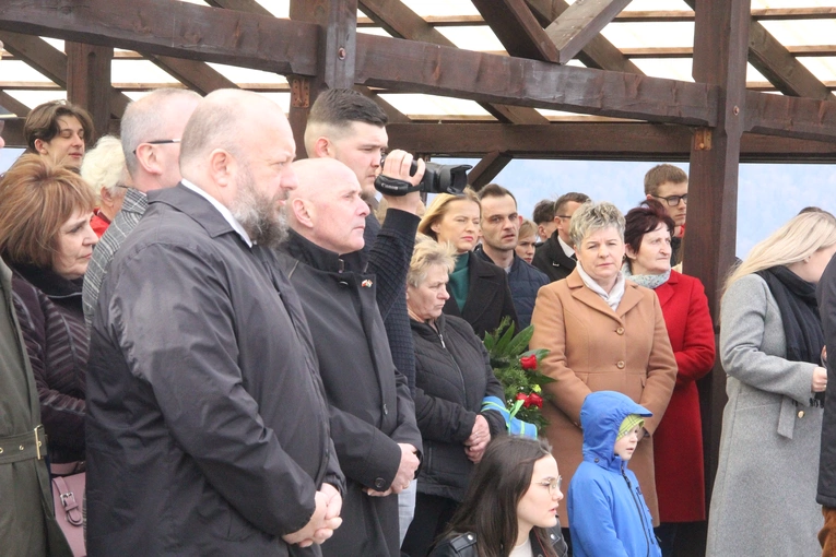 Tęgoborze. Pomnik dla mieszkańców Zawadki