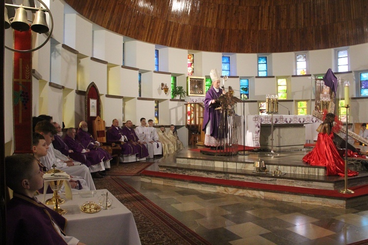 Tęgoborze. Pomnik dla mieszkańców Zawadki