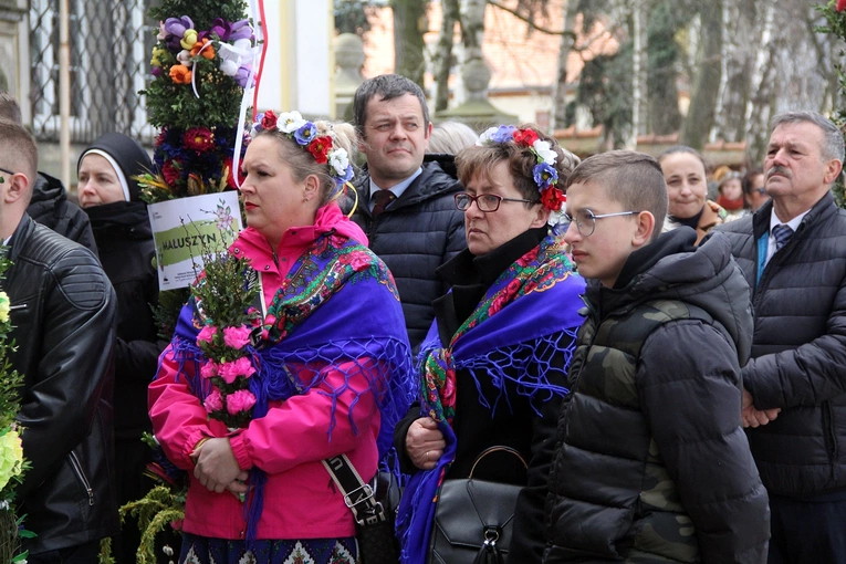 Parada Palm Wielkanocnych w Trzebnicy