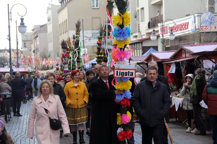 Parada Palm Wielkanocnych w Trzebnicy