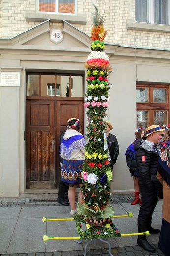 Parada Palm Wielkanocnych w Trzebnicy