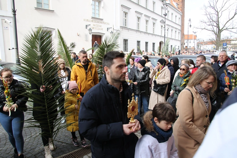 Płock. Niedziela Palmowa w katedrze