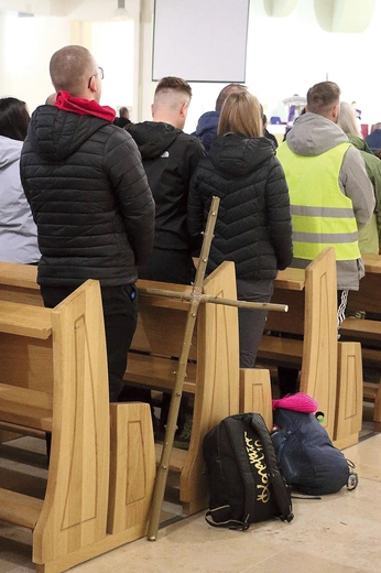 Własnoręcznie wykonany krzyż to ważny element ekwipunku uczestnika EDK.