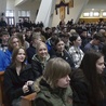 Uczniowie bielskich szkół średnich wypełnili kościół św. Maksymiliana.