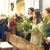 Młodzież rozpoczęła Wielki Tydzień uroczystą Mszą św.