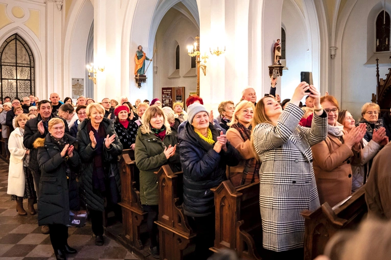 Koncert zachwycił licznie zgromadzoną publiczność. 