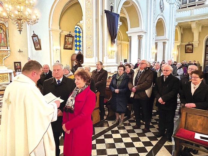 Podczas Mszy św. miało miejsce odnowienie przyrzeczeń małżeńskich.