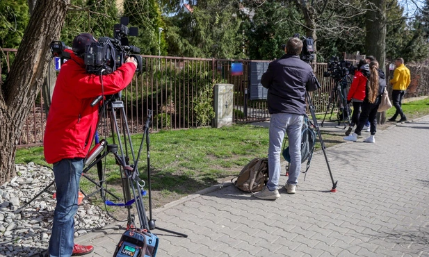 Dziennikarze pod domem Zbigniewa Ziobry