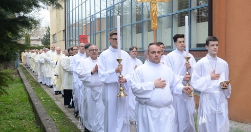 Kleryków jest tylko dziewiętnastu