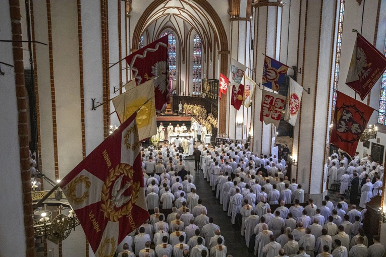 Kard. Nycz do kapłanów: W naszej misji nie może zabraknąć świeckich