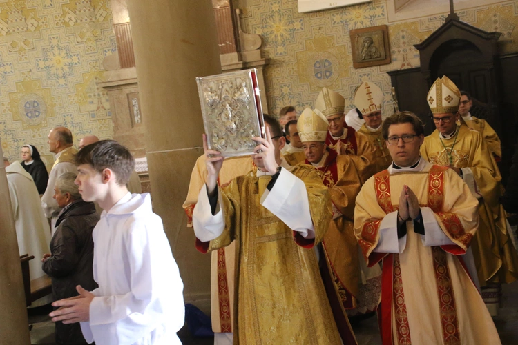 Płock. Msza Krzyżma