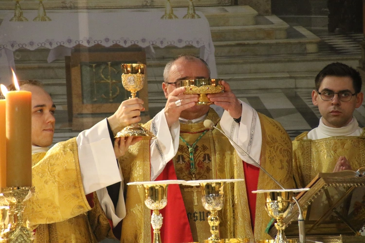 Płock. Msza Krzyżma