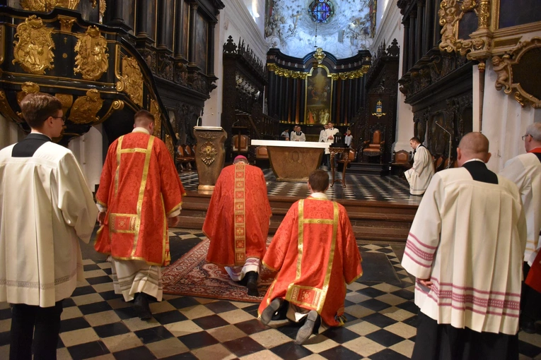 Liturgia Męki Pańskiej w archikatedrze oliwskiej 2024