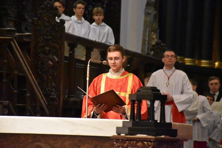 Liturgia Męki Pańskiej w archikatedrze oliwskiej 2024