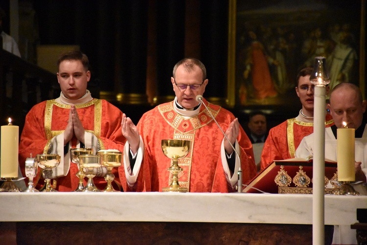 Liturgia Męki Pańskiej w archikatedrze oliwskiej 2024