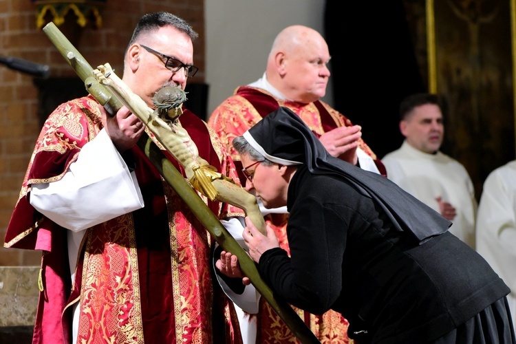 Olsztyn. Liturgia Męki Pańskiej