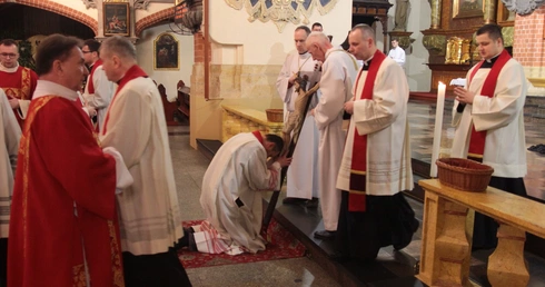 Wielki Piątek w legnickiej katedrze