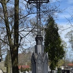 W Wielką Sobotę trwa kwesta na zabytkowym cmentarzu w Radomiu.
