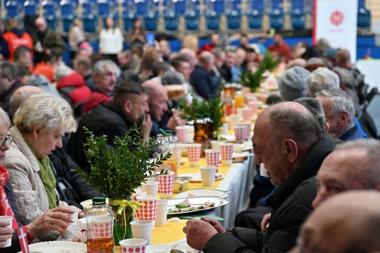 Wielkanocne śniadanie Caritas AG