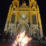 Wigilia Paschalna w katedrze Opieki Najświętszej Maryi Panny w Radomiu