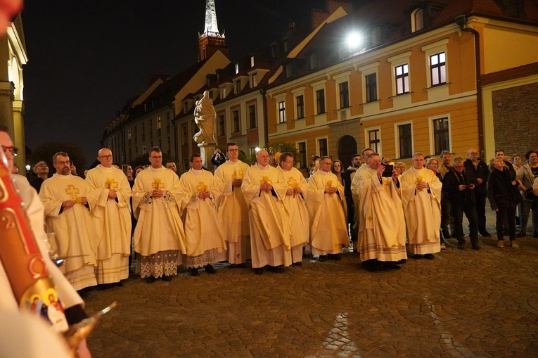 Wigilia Paschalna w katedrze wrocławskiej 2024
