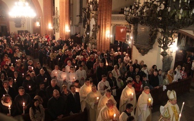 Wigilia Paschalna w legnickiej katedrze