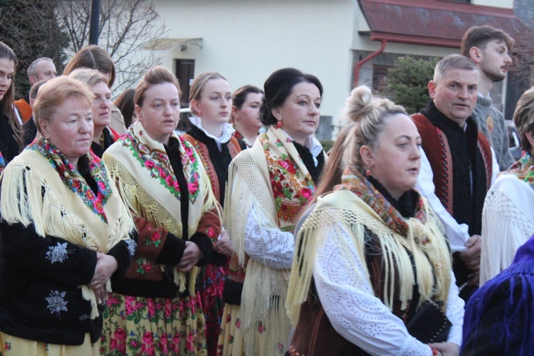 Procesja rezurekcyjna w Miętustwie