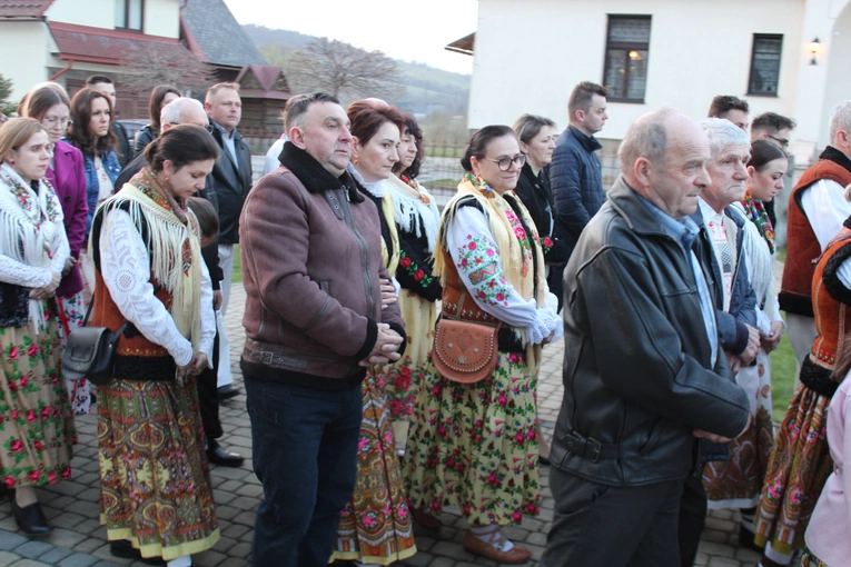 Procesja rezurekcyjna w Miętustwie