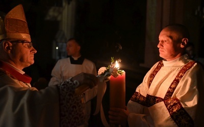 Noc pełna bliskości Boga. Wigilia Paschalna w katedrze